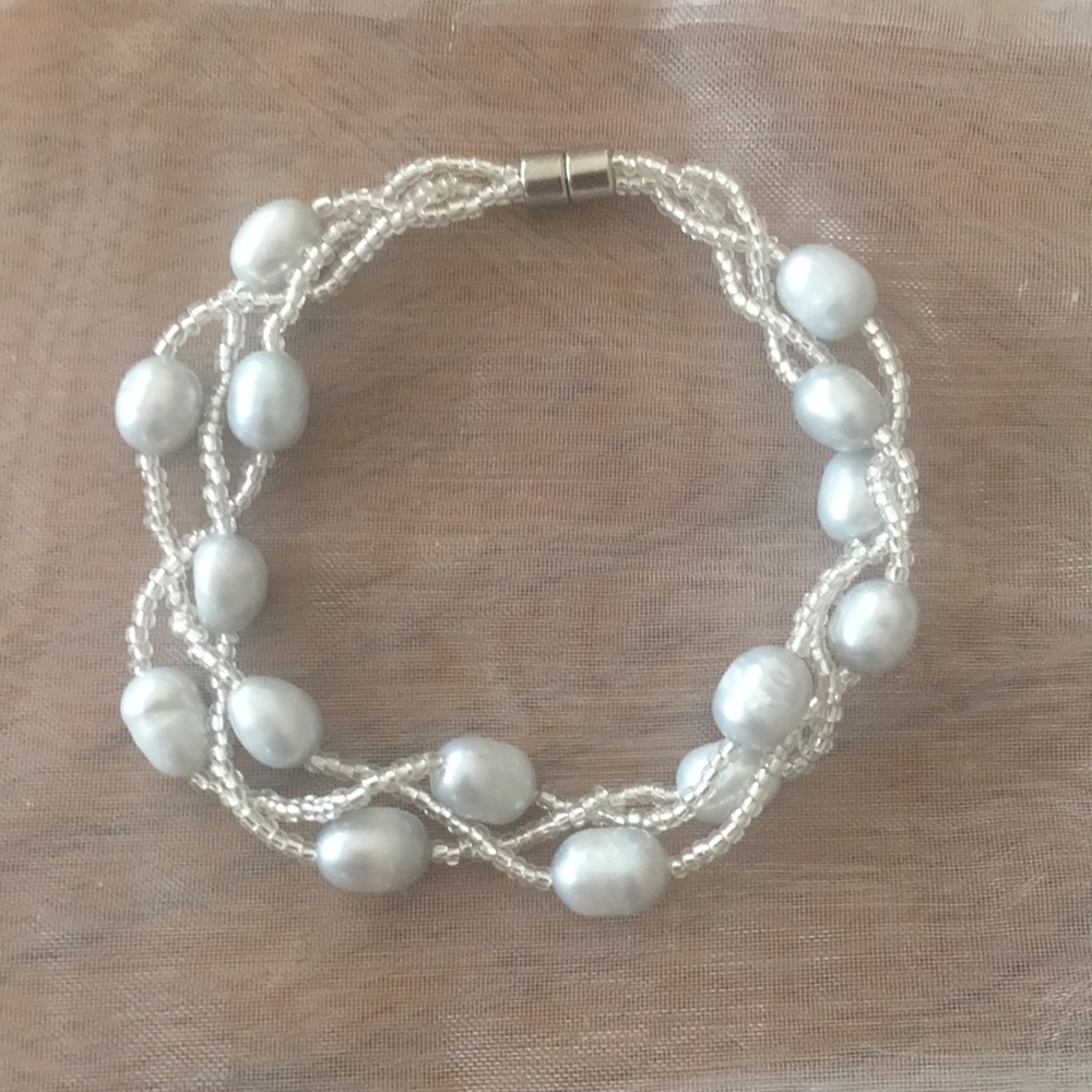 New Pearl and beaded bracelet